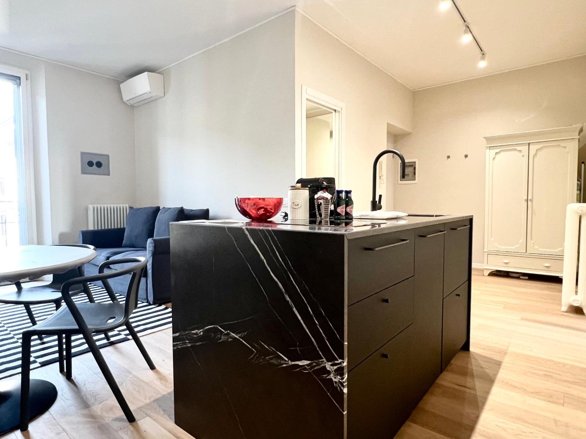 Comecasa Fashion Apartment In Via Mantova Milano Exteriör bild